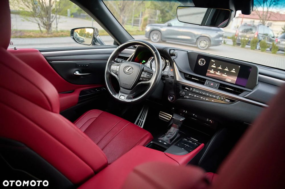 Lexus ES 300h F Sport - 29