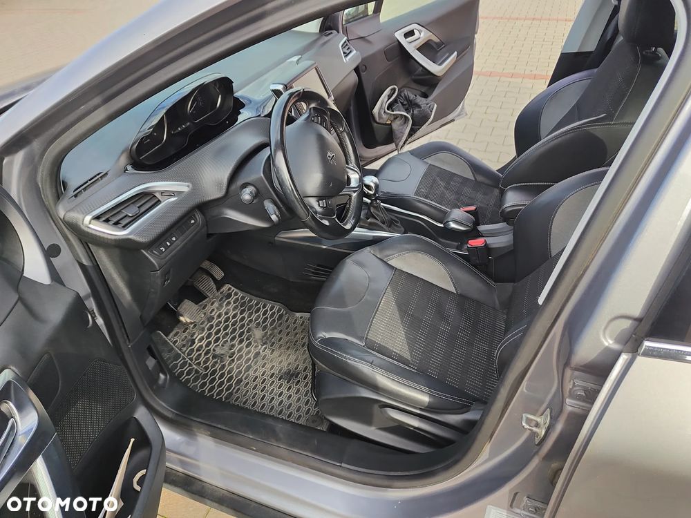 Peugeot 2008 1.6 e-HDi Allure S&S - 7