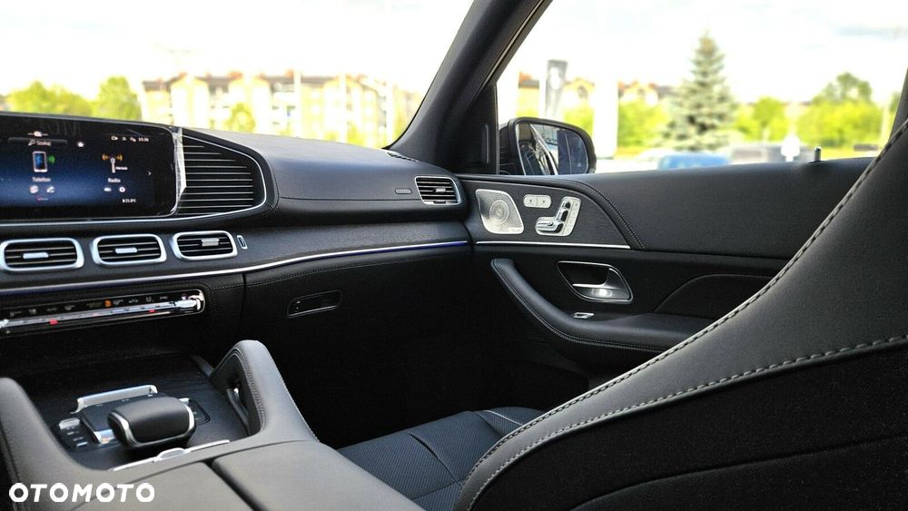 Mercedes-Benz GLS - 22