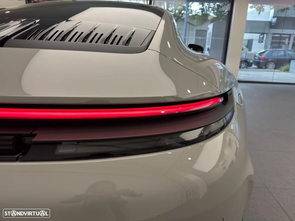 Porsche 911 (992) Carrera 4 GTS - 6