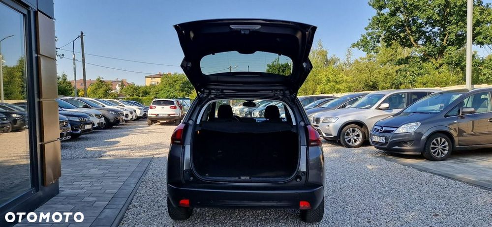 Peugeot 2008 - 8