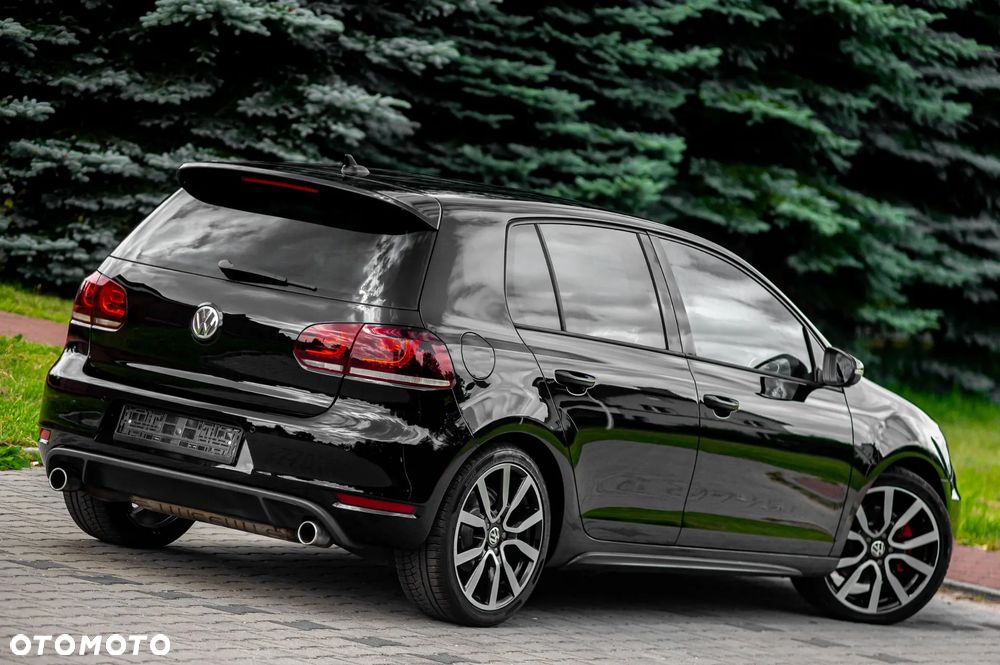 Volkswagen Golf 2.0 GTI DSG adidas - 13