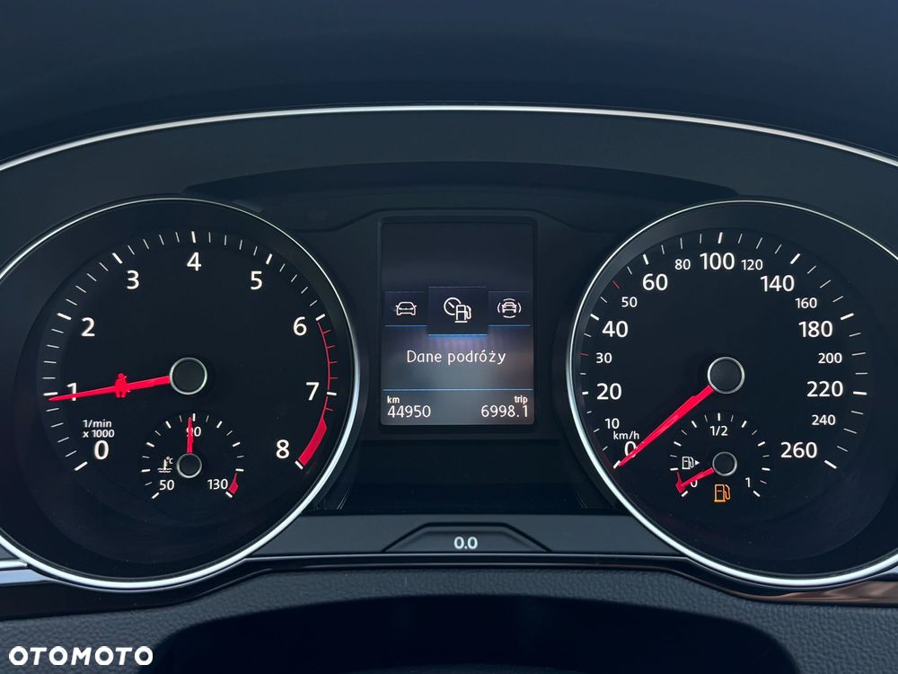 Volkswagen Passat - 37