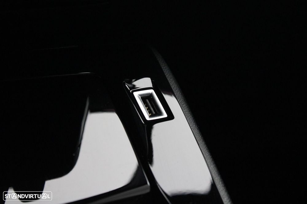 Peugeot e-2008 50 kWh GT - 25