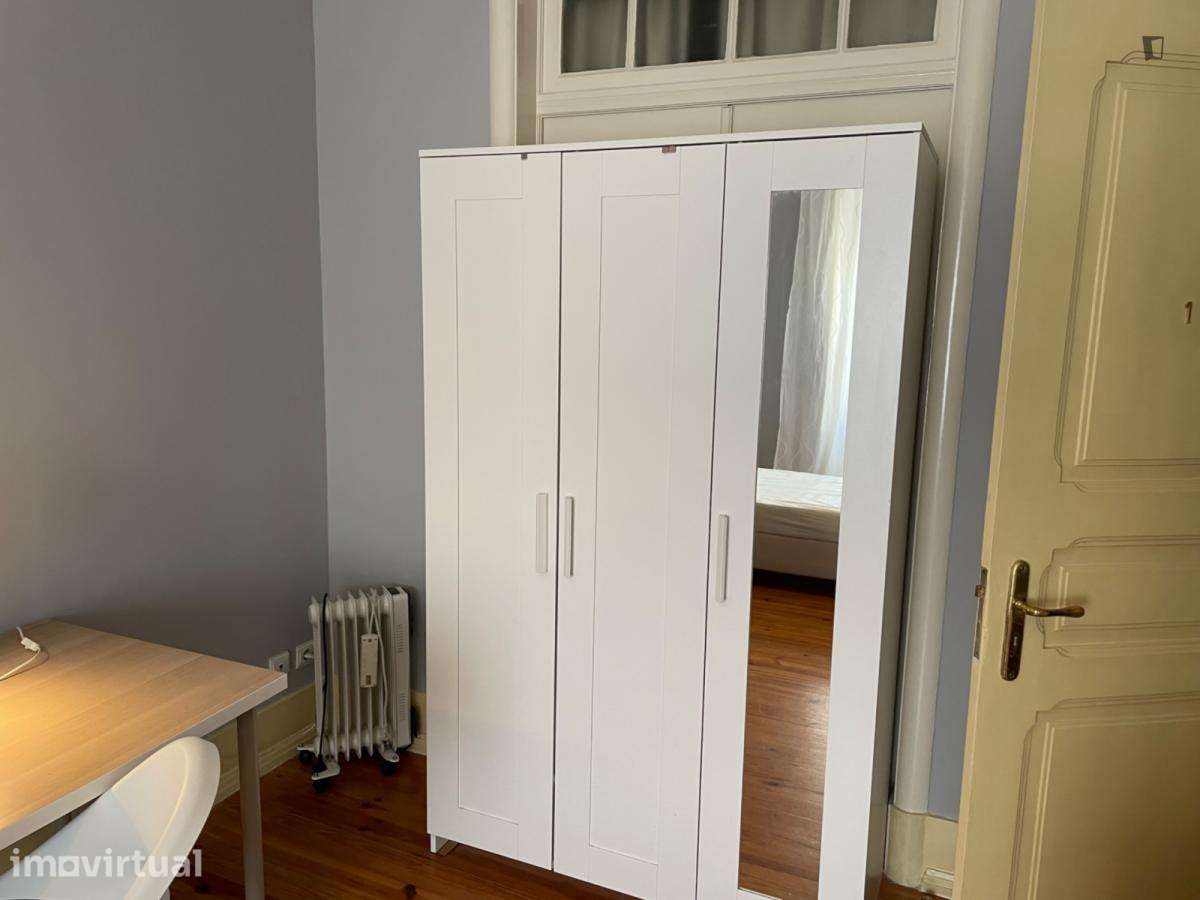 Quarto - localizado em Alameda Lisbon - Grande imagem: 5/36
