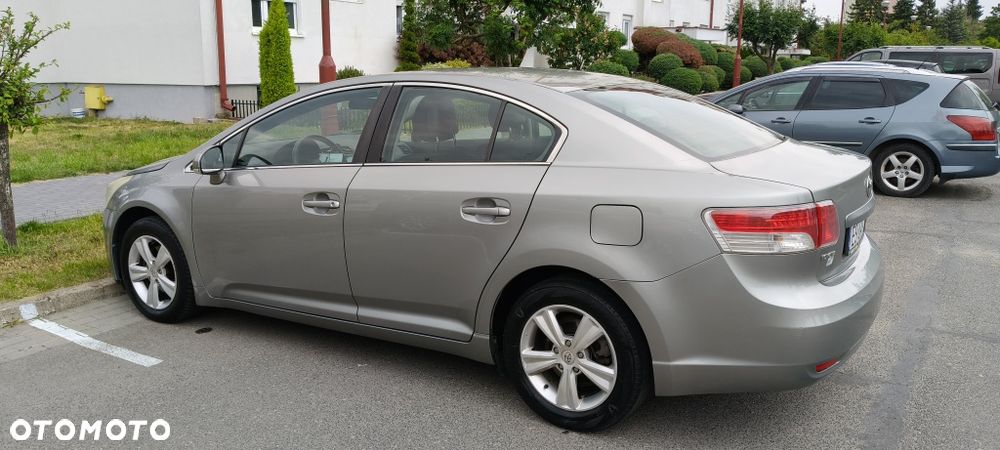 Toyota Avensis - 2
