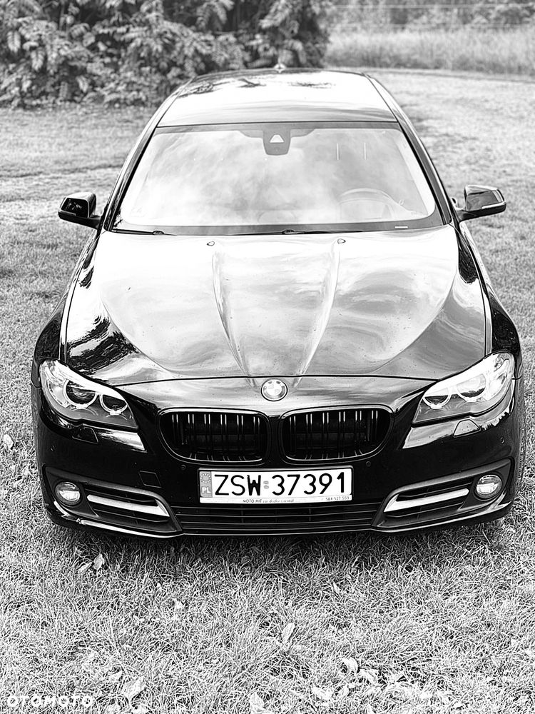BMW Seria 5 525d xDrive - 17