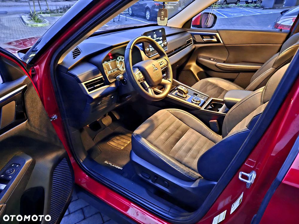 Mitsubishi Outlander - 10