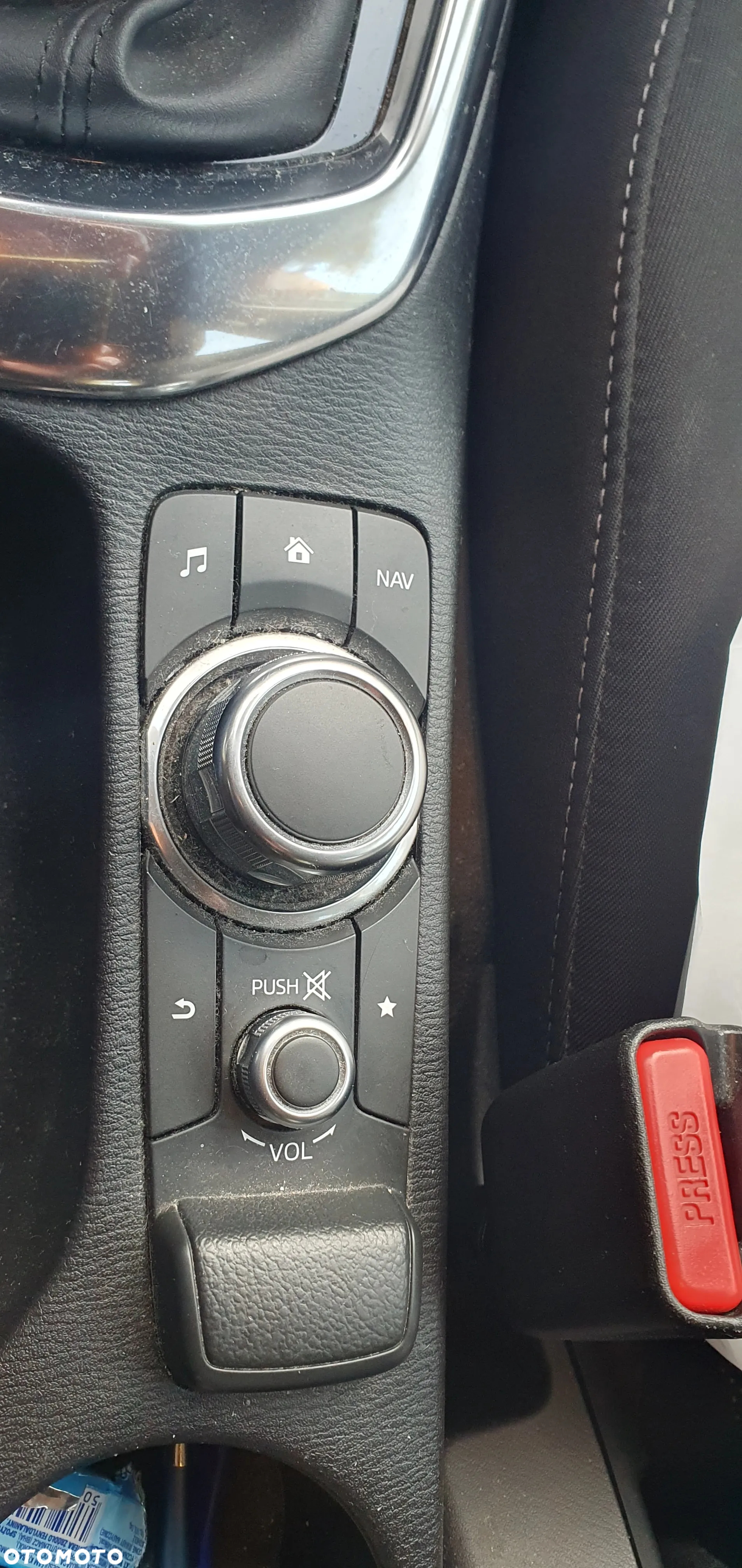Mazda 2 - 5