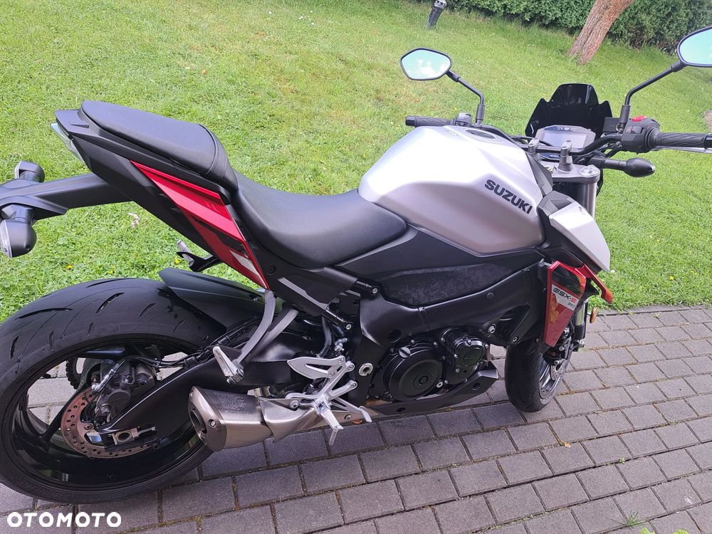 Suzuki GSX - 5