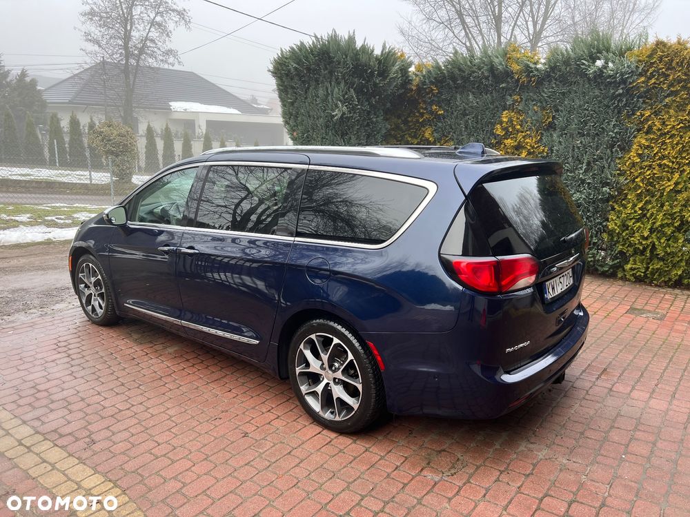 Chrysler Pacifica - 10