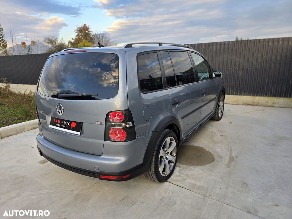 Volkswagen Touran 1.4 TSI Cross - 9