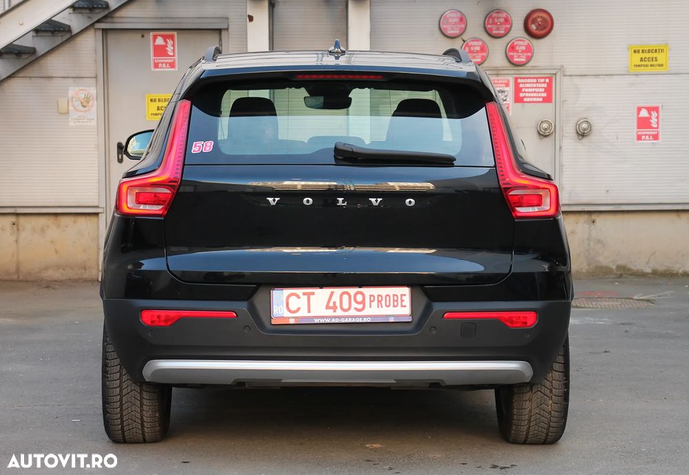 Volvo XC 40 B4 AT8 Mild Hybrid Momentum Pro - 6