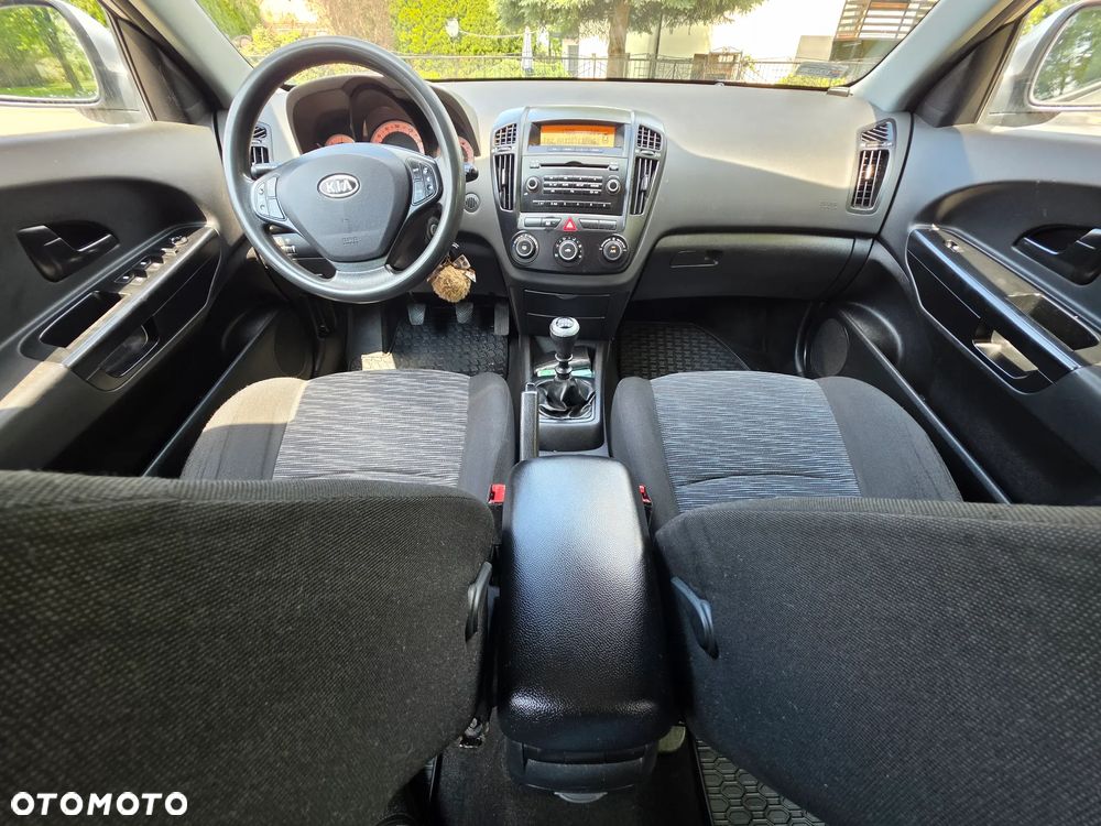 Kia Ceed - 7