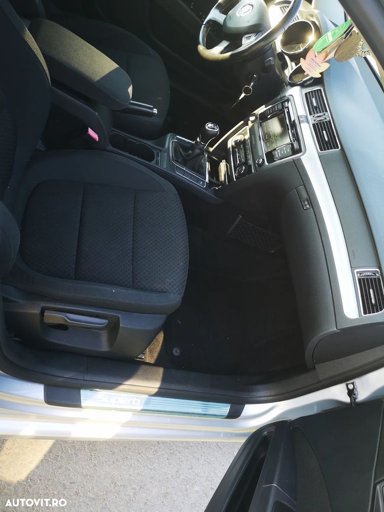 Skoda Superb 2.0 TDI Ambition - 6