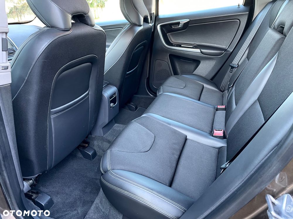 Volvo XC 60 - 8