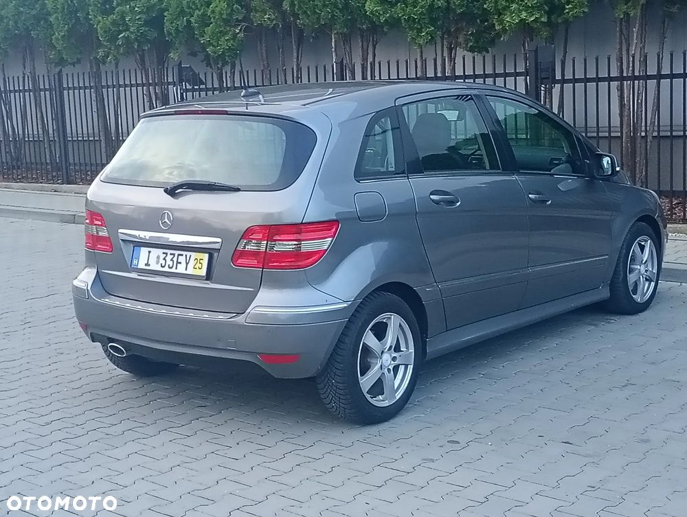 Mercedes-Benz Klasa B 200 CDI Autotronic Grand Edition - 15