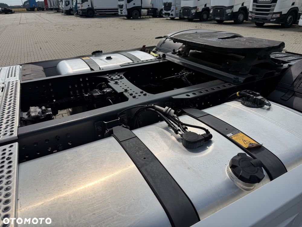 Mercedes-Benz ACTROS 1853 / BIG SPACE / NISKI PRZEBIEG / SALONKA / 3 LETNI KONTRAKT / STAN BDB / / / - 31