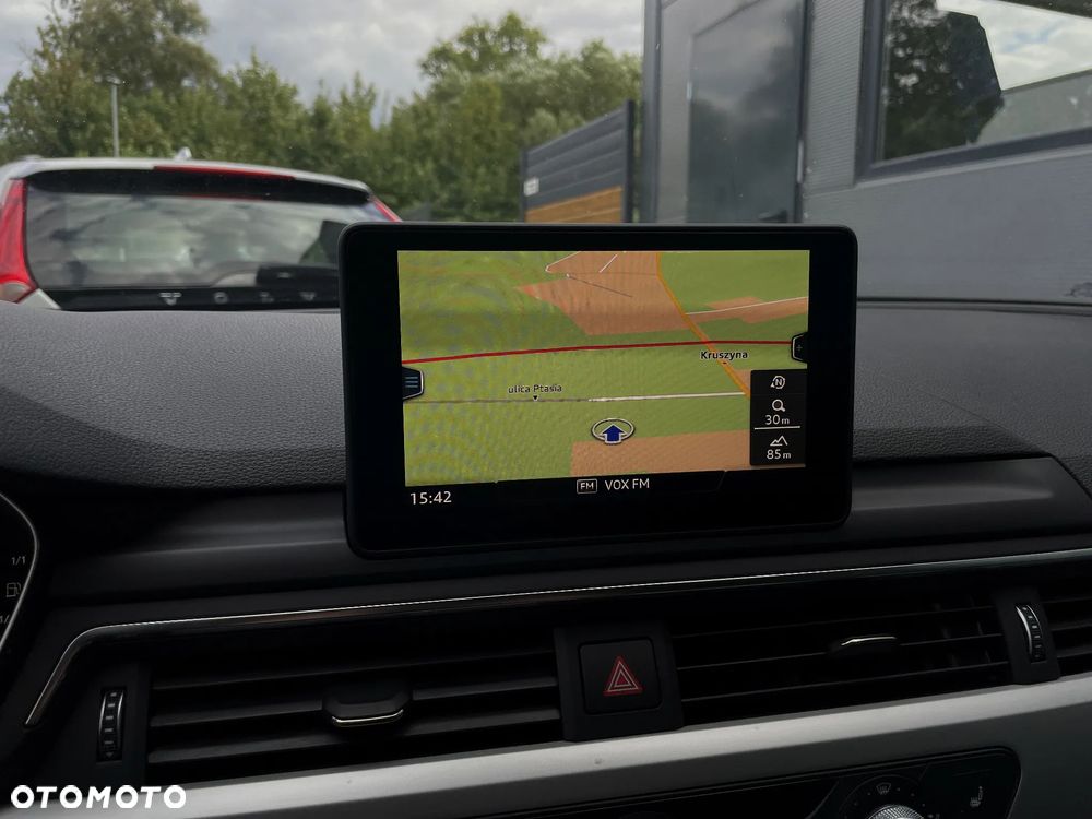 Audi A4 Avant 2.0 TFSI ultra Sport - 27