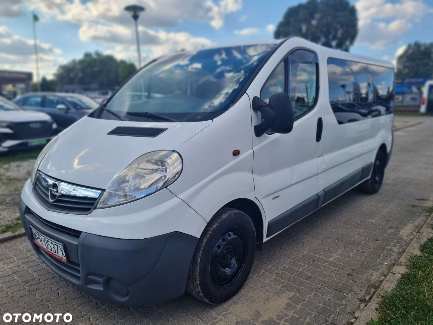Opel Vivaro - 1