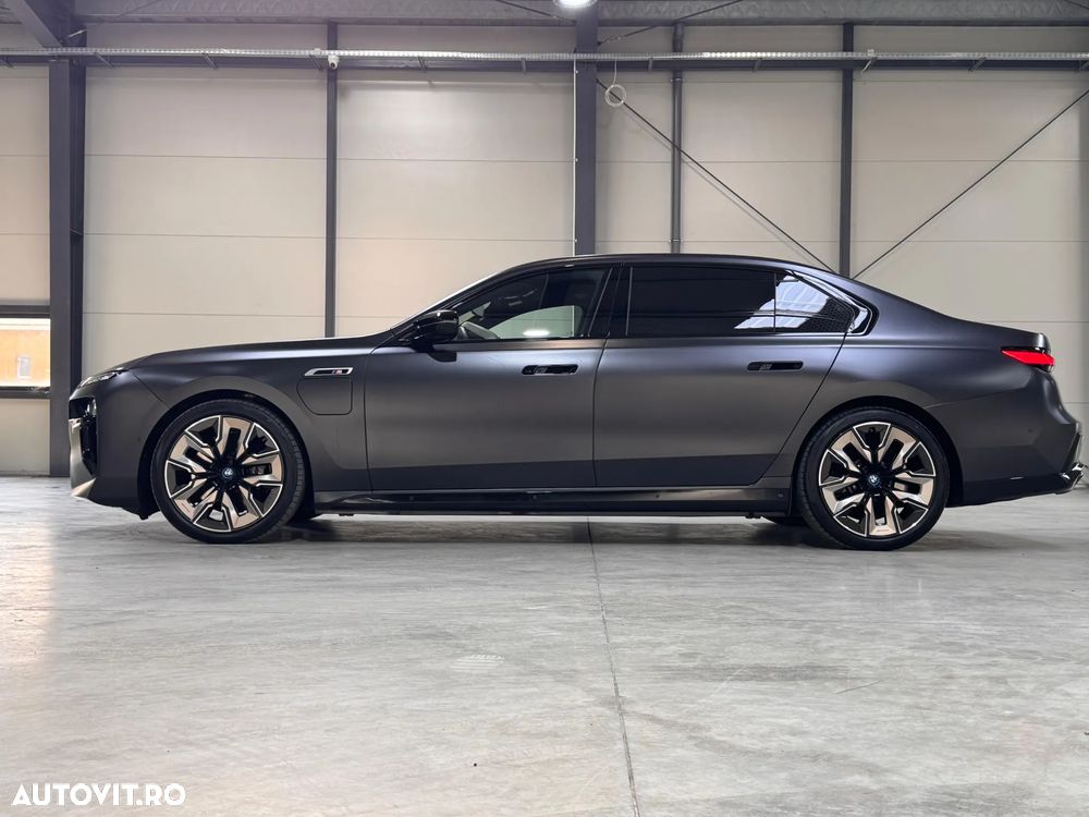 BMW M7 M760e xDrive AT PHEV - 4