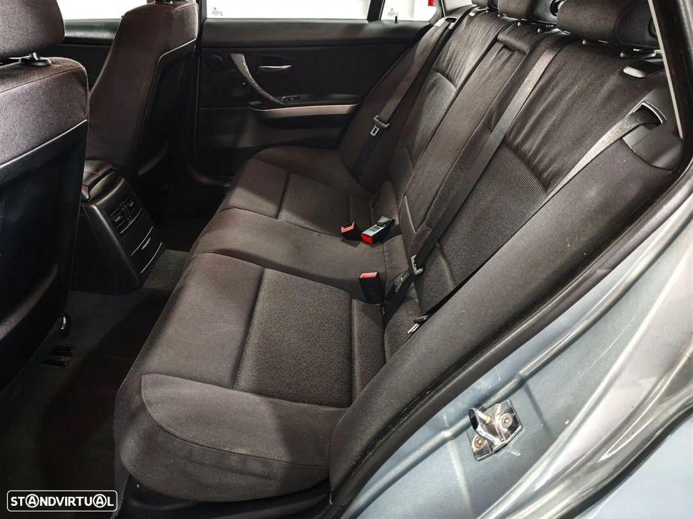 BMW 320 d - 17