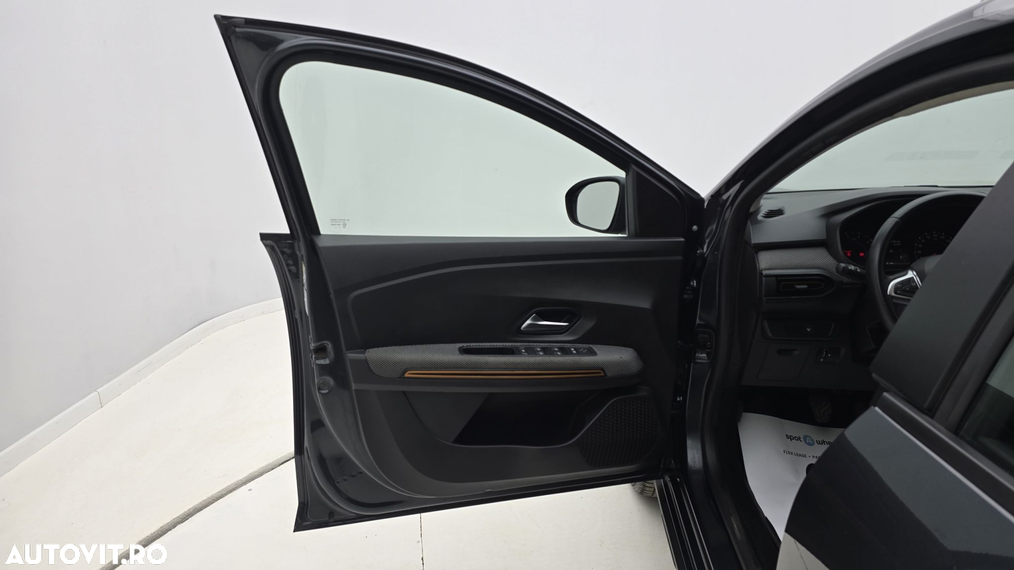 Dacia Sandero Stepway TCe 90 MT6 Comfort - 10