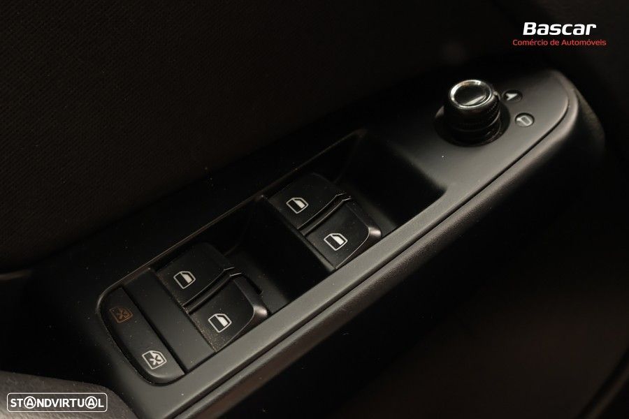 Audi A4 Avant 2.0 TDI Business Line Sport - 46