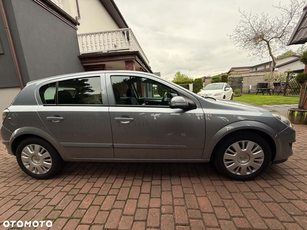 Opel Astra 1.6 Enjoy - 8
