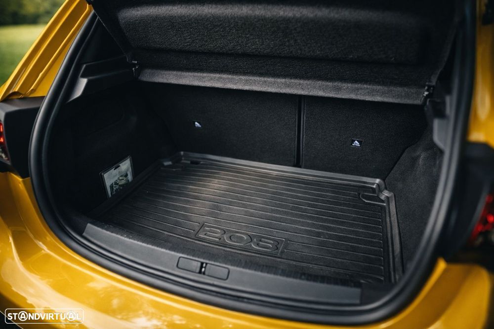 Peugeot e-208 Active - 21