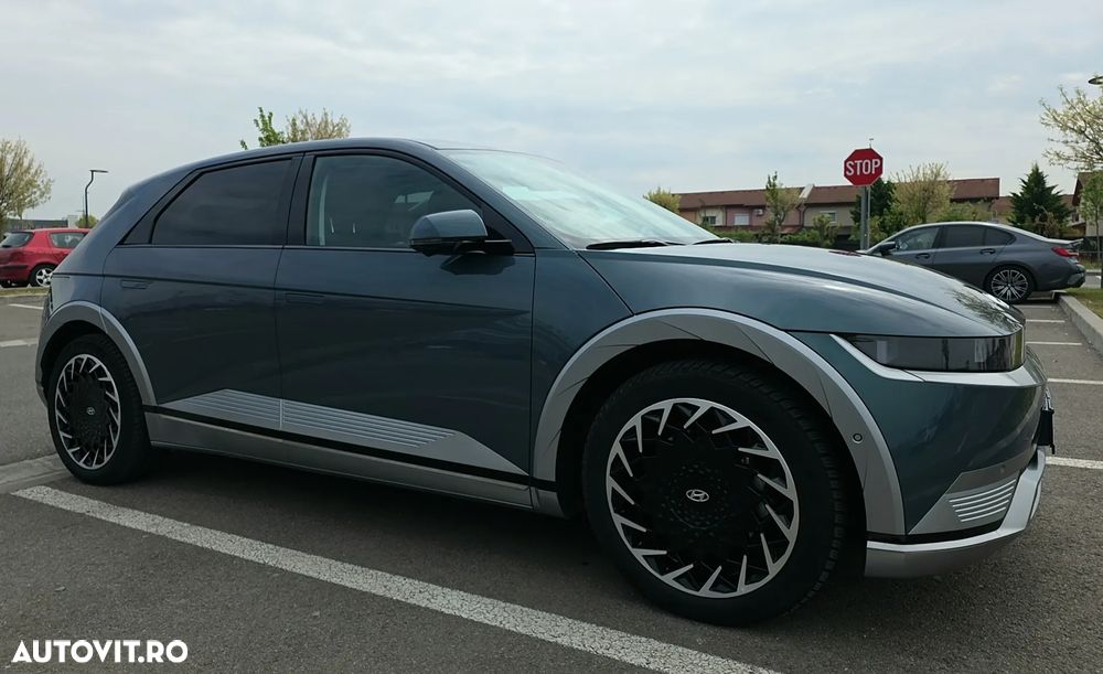 Hyundai IONIQ - 18