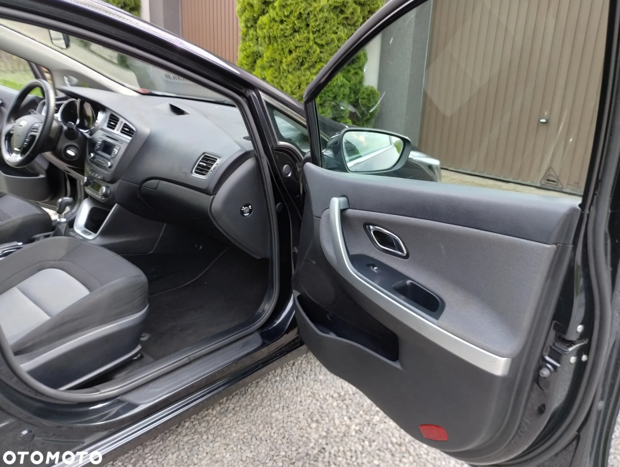 Kia Ceed 1.6 CRDi 128 ISG SW Spirit - 31