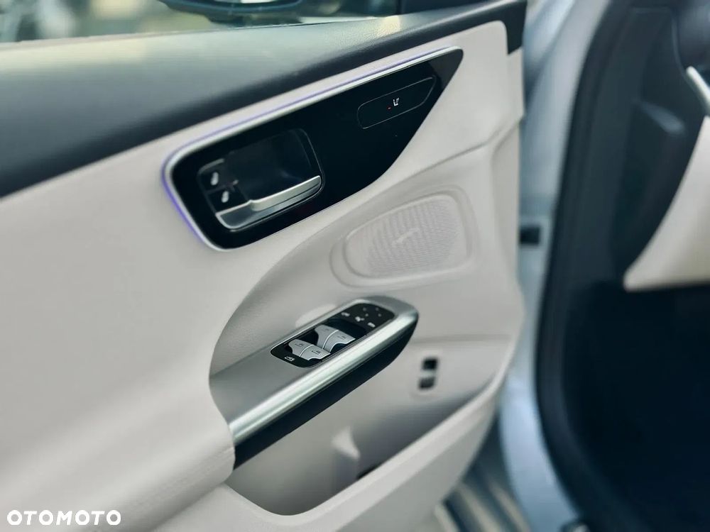 Mercedes-Benz Klasa C 300 de PHEV 4-Matic Avantgarde - 31