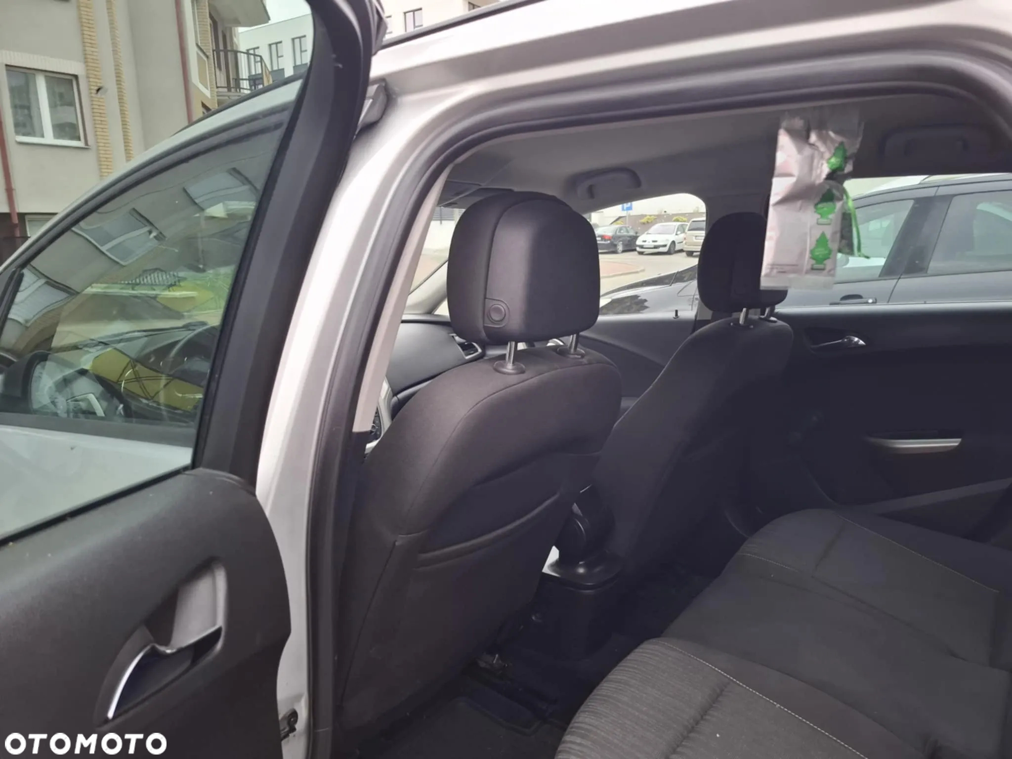 Opel Astra IV 1.3 CDTI Cosmo ecoFLEX - 4