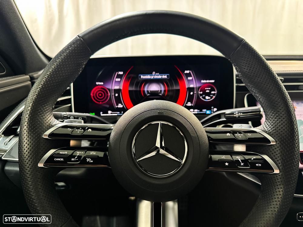 Mercedes-Benz E 300 de 4Matic 9G-TRONIC AMG Line - 44