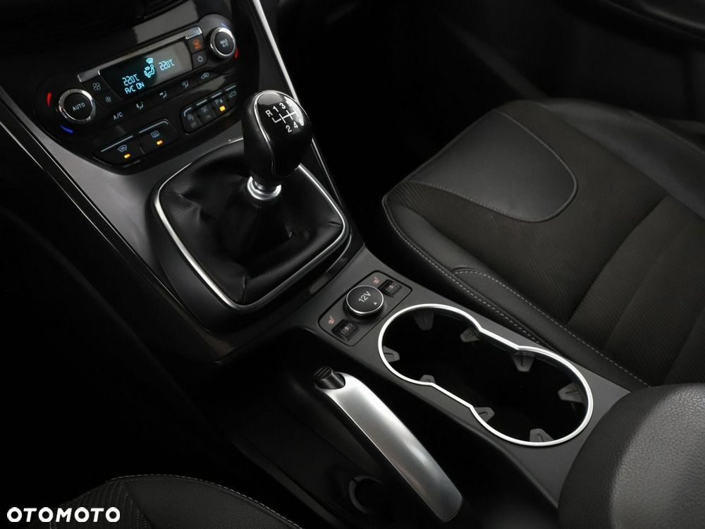 Ford Kuga 2.0 TDCi 4x4 Titanium - 29