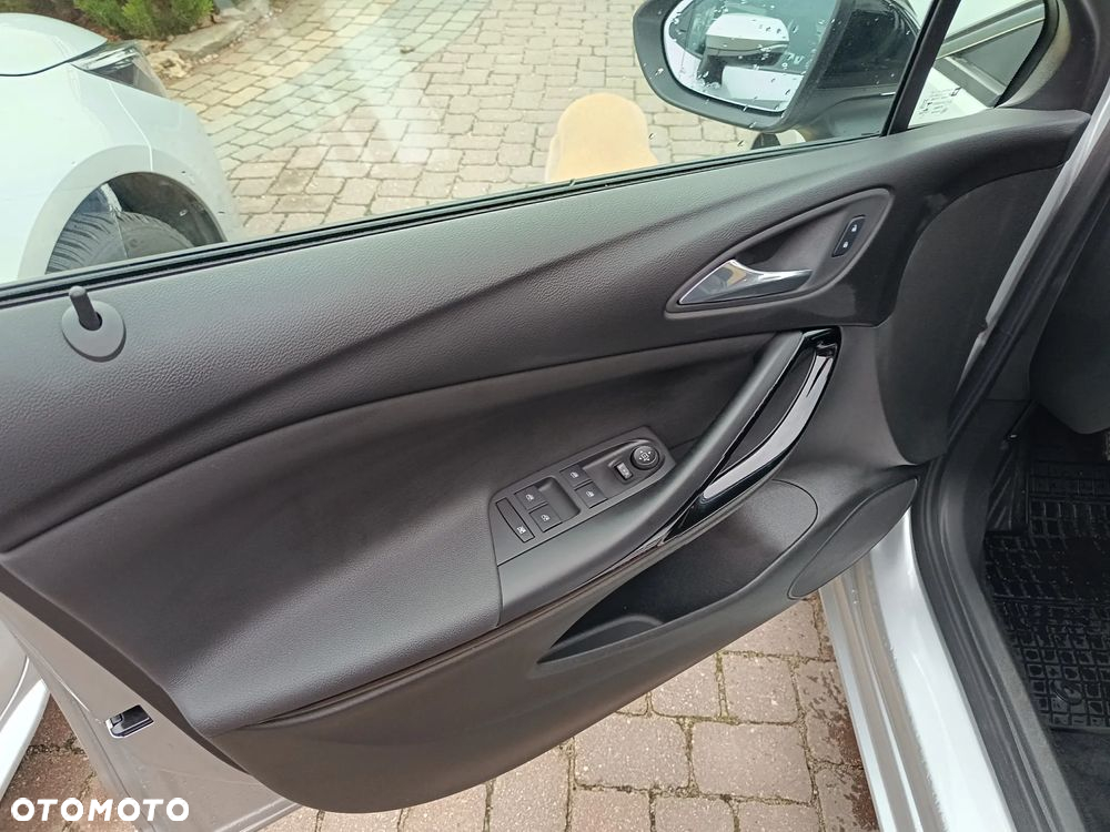 Opel Astra V 1.2 T Elegance S&S - 15