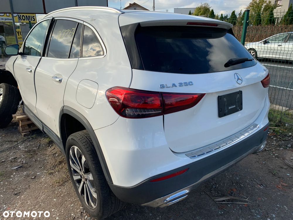 Mercedes-Benz Gla 2023 photo 3
