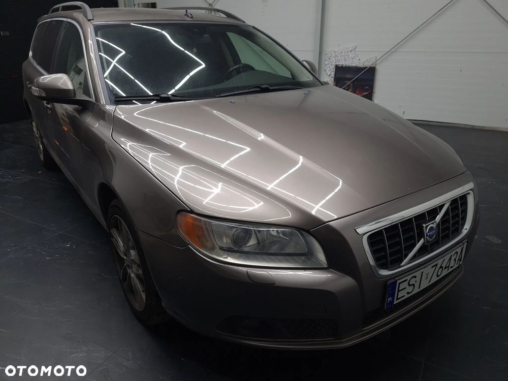 Volvo V70 2.4D Summum - 32