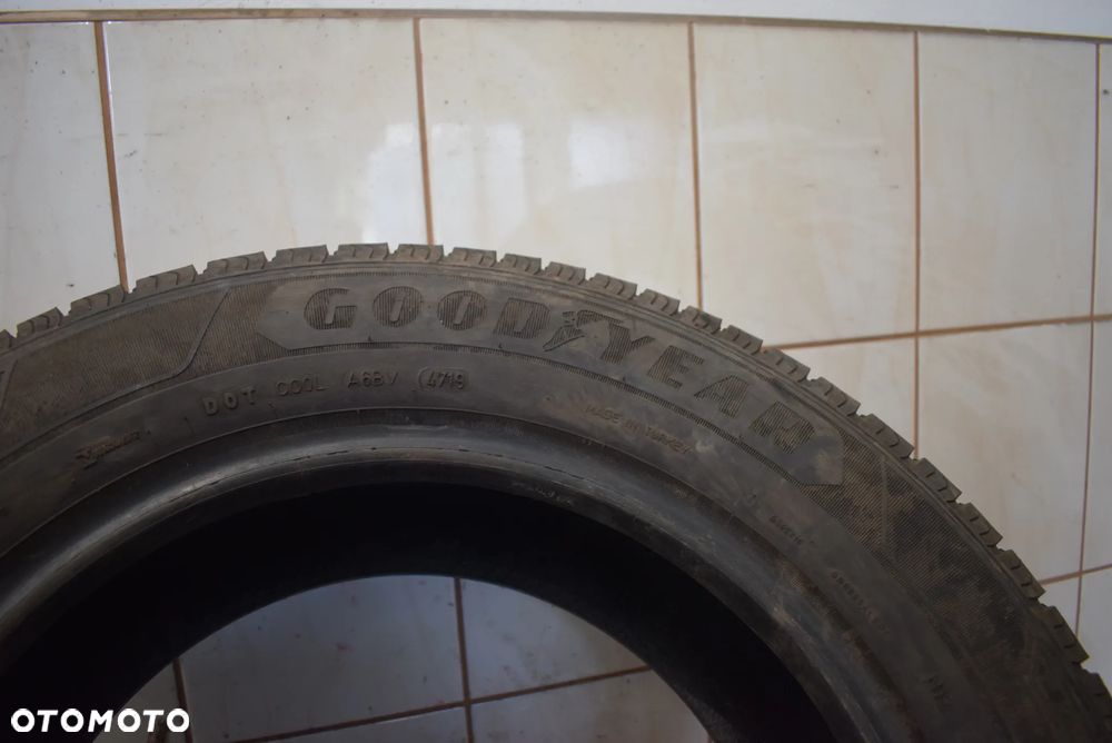 R16C 215/65 Goodyear Efficient Grip Cargo - 6