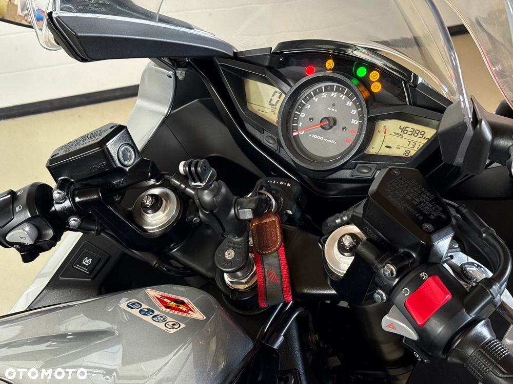 Honda VFR - 24