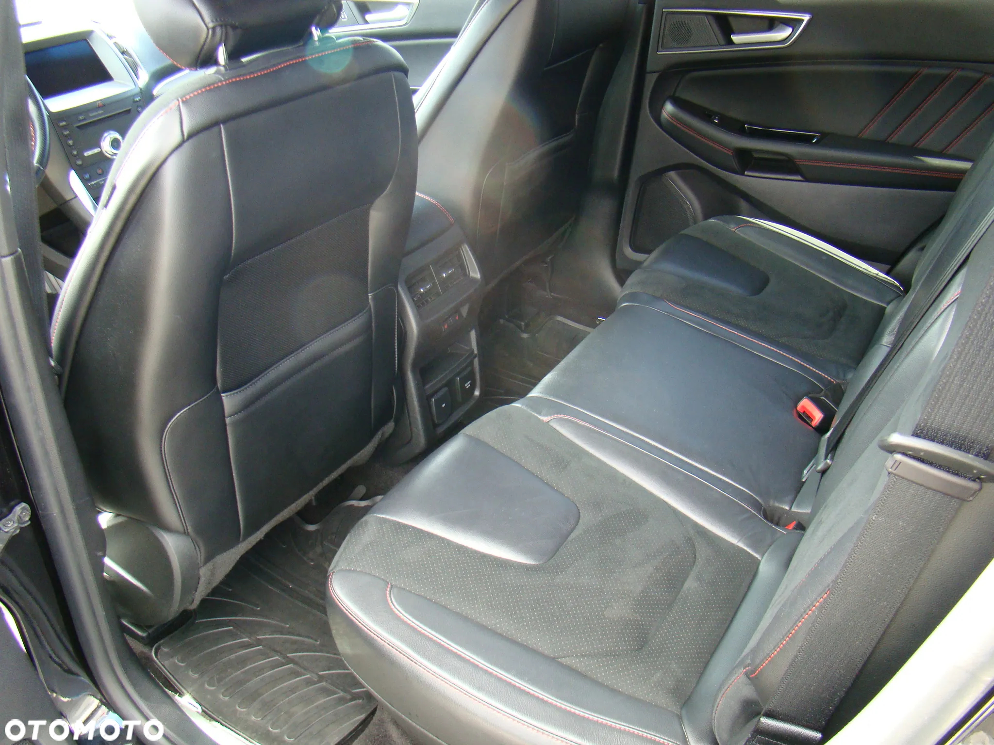 Ford Edge 2.0 EcoBlue Bi-Turbo 4x4 ST-LINE - 35