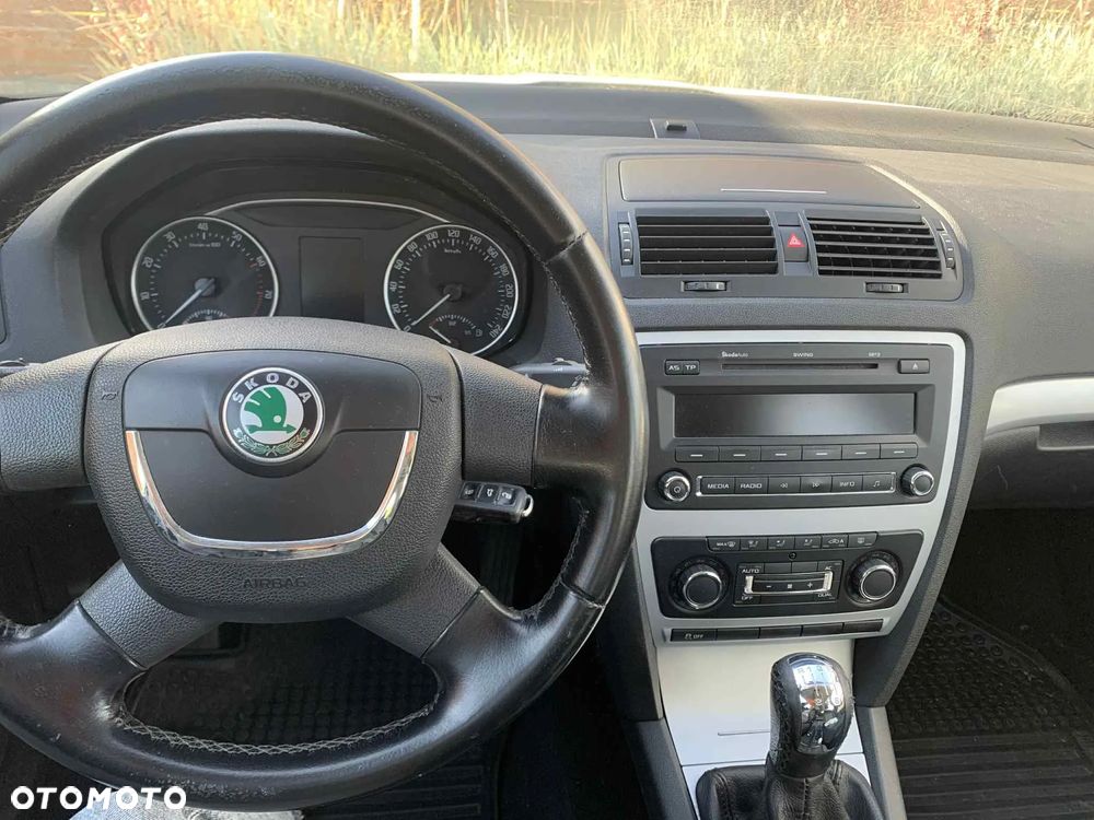 Skoda Octavia 1.8 T FSI Ambiente - 6