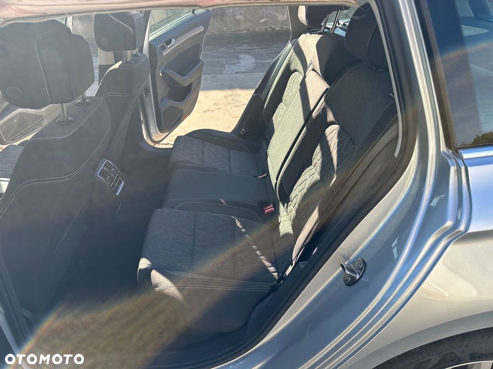 Volkswagen Passat 2.0 TDI SCR Style DSG - 27