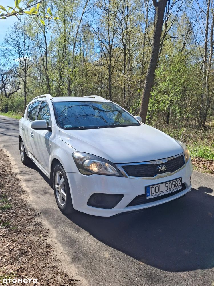 Kia Ceed 1.6 Crdi Comfort + - 1
