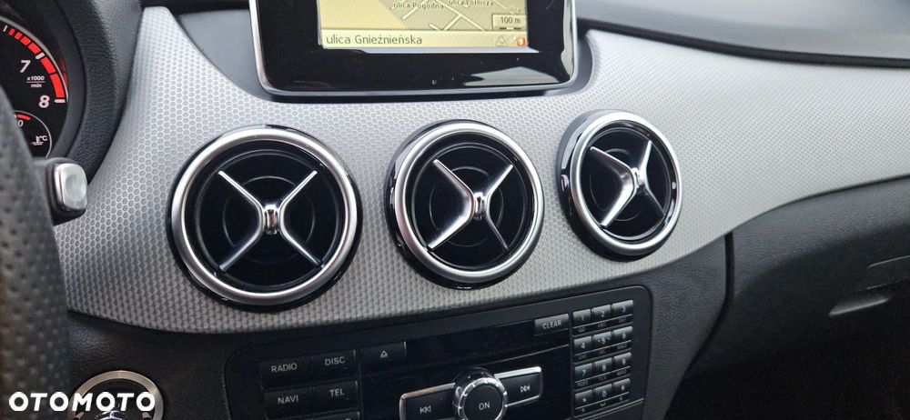 Mercedes-Benz Klasa B 200 (BlueEFFICIENCY) 7G-DCT - 32