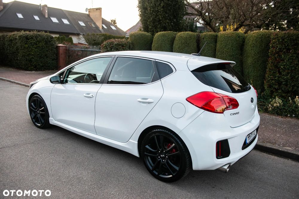 Kia Ceed 1.6 T-GDI GT - 12