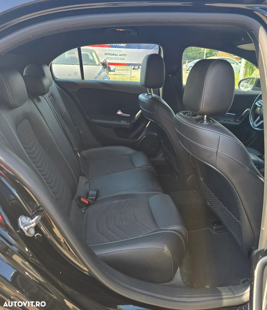 Mercedes-Benz A 200 7G-DCT Progressive - 12