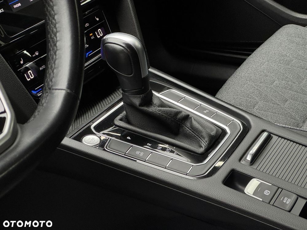 Volkswagen Passat Variant - 11