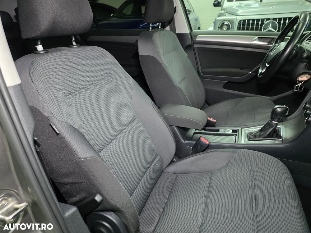Volkswagen Golf 1.6 TDI DPF DSG BlueMotion Technology Comfortline - 20